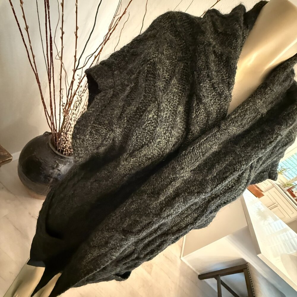 ALICE & OLIVIA alpaca wool blend cable knit oversized shrug shouldered CARDIGAN